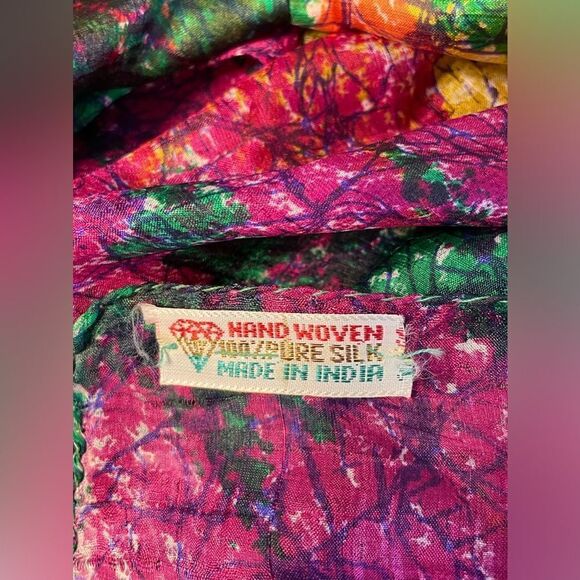 100% Silk Scarf Made in India Square 37” - Picture 3 of 3